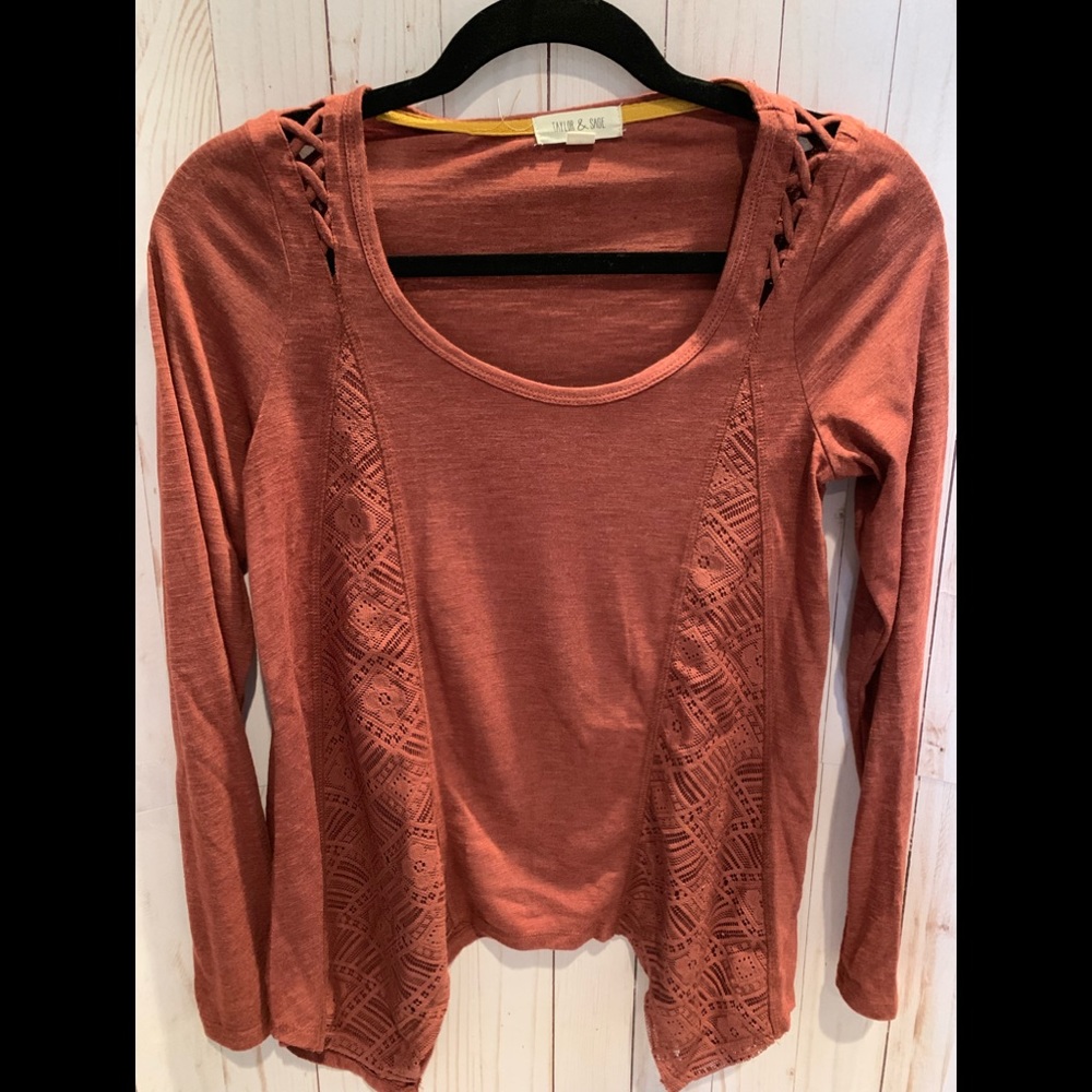 Taylor & Sage long sleeve shirt